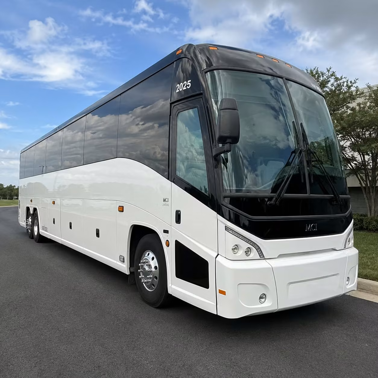 getting to concerts at pechanga arena and viejas arena from vista is easy with a charter bus