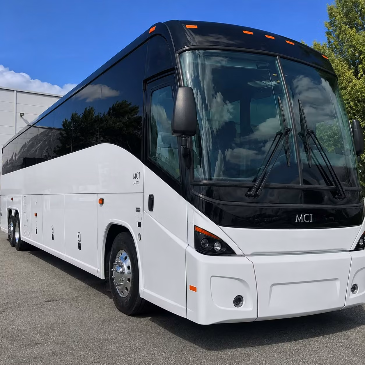 stress free group transportation to san diego international airport from vista